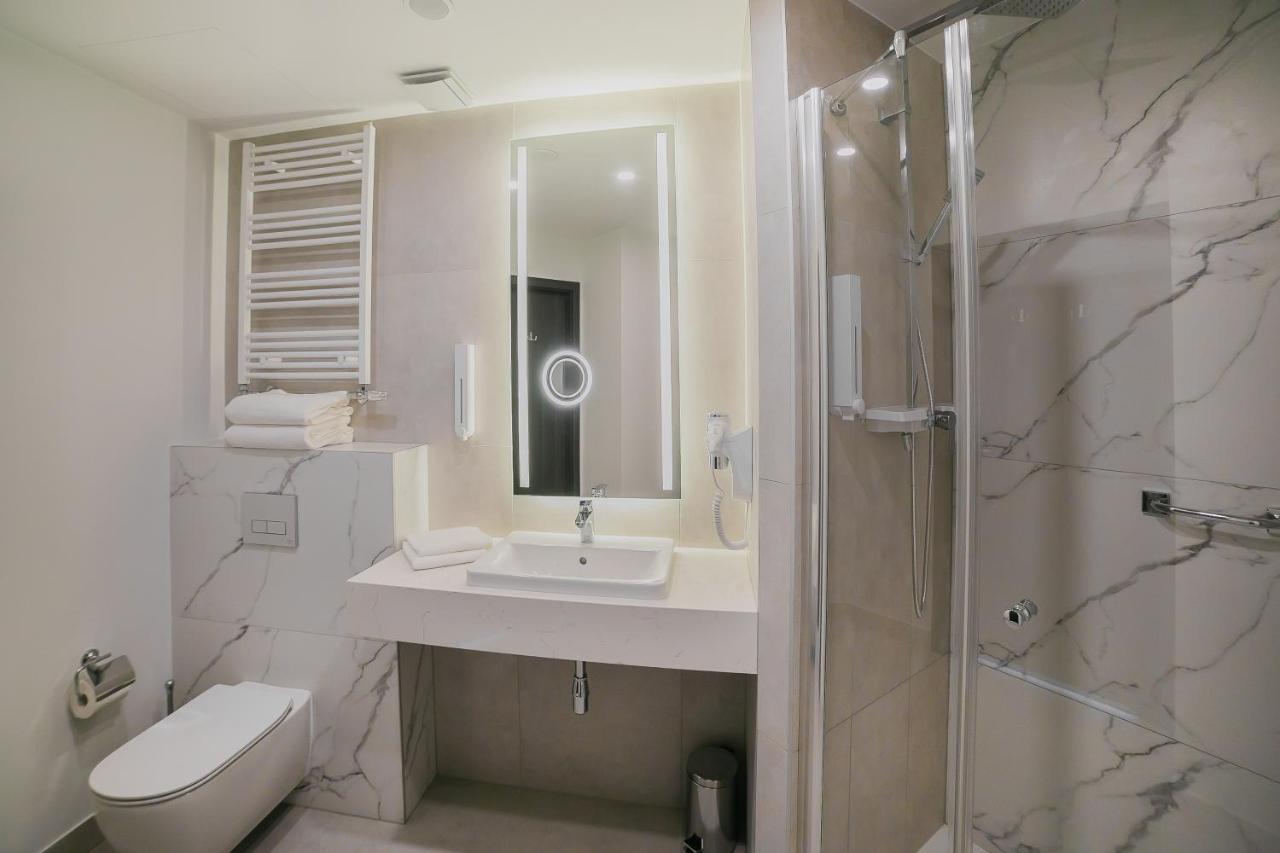 B&B Hotel Warsaw East Esterno foto
